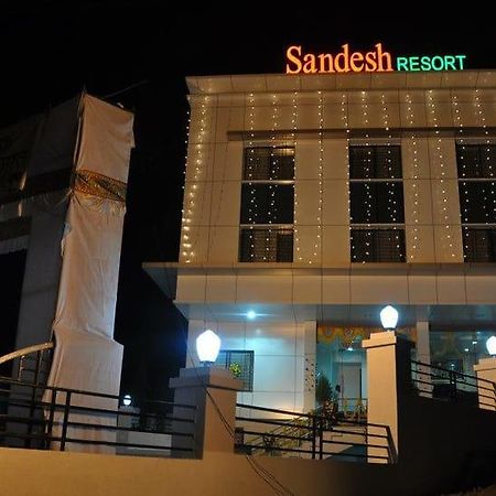 Sandesh Resort Wai Экстерьер фото