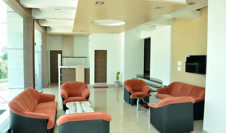 Sandesh Resort Wai Экстерьер фото
